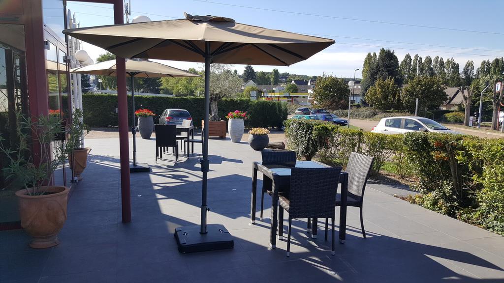 Hotel Eclipse Magnanville Exterior photo